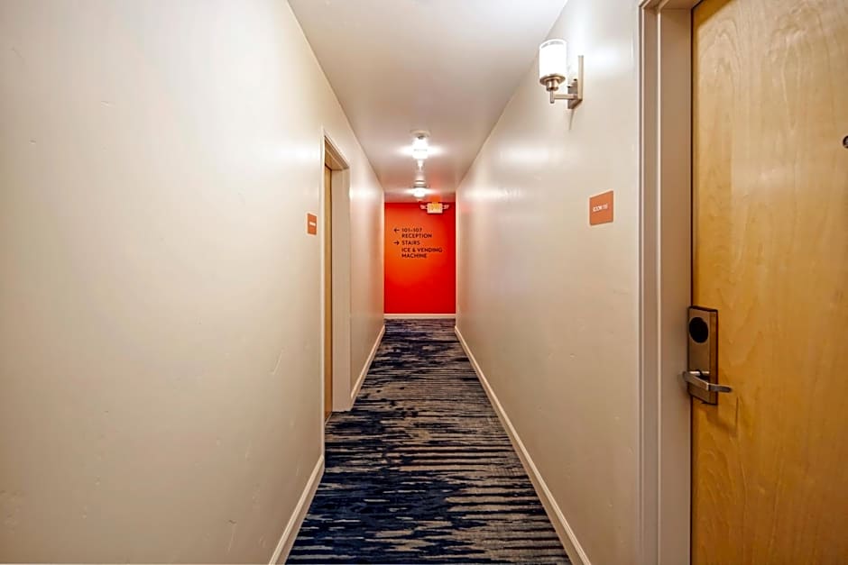 Inn At Moss Landing Point