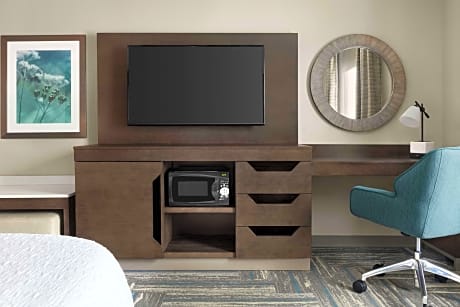 1 King Bed Nonsmoking