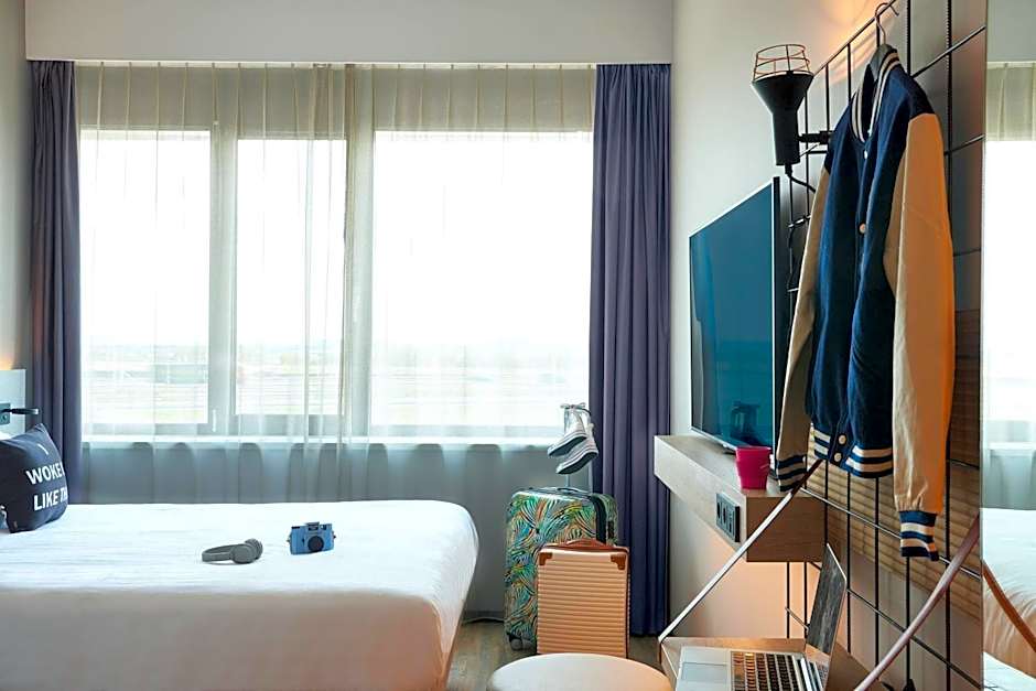 Moxy Amsterdam Schiphol Airport