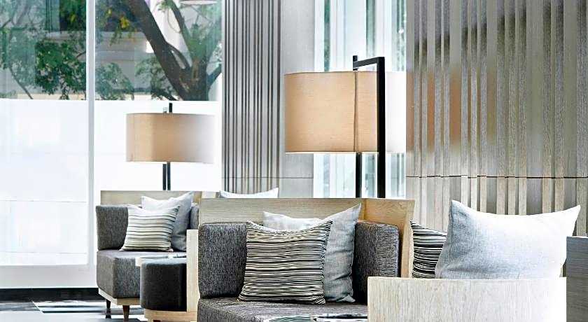 Classic Kameo Hotel & Services Apartment 