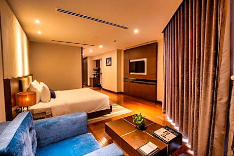 Premier Family Room