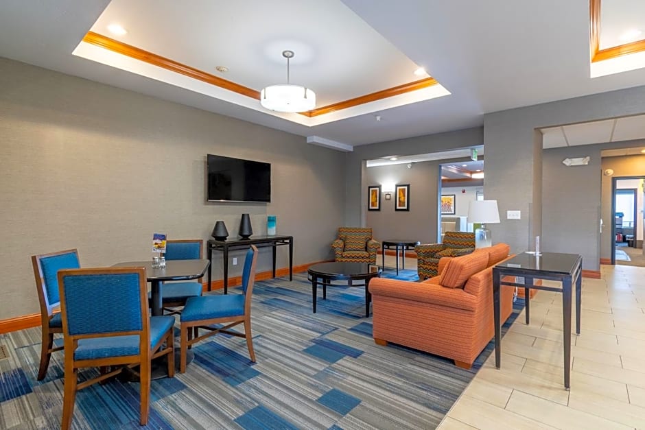 Holiday Inn Express Hotel & Suites Limon I-70/Exit 359