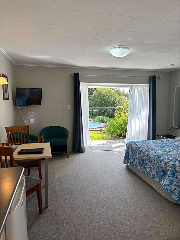 Ash Grove Boutique Motel