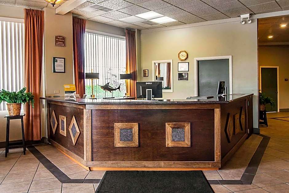 Quality Inn & Suites At Coos Bay