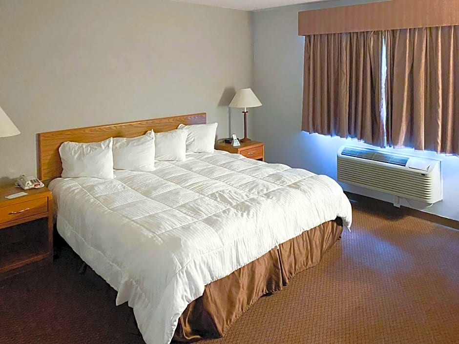 Motel 6 Norway MI