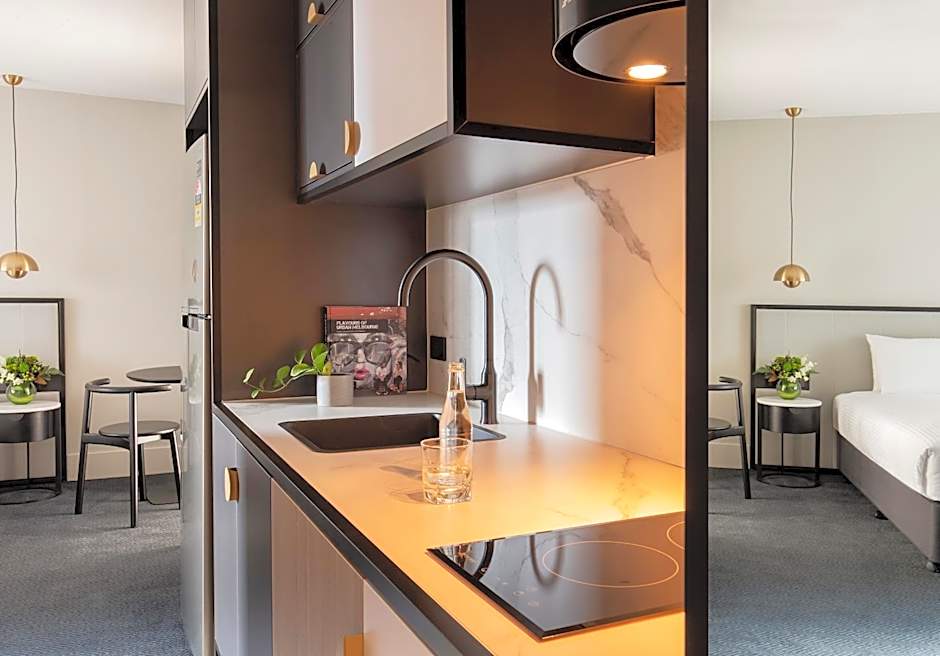 Brady Hotels Jones Lane