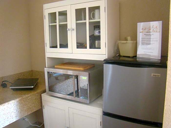 Shoreside Inn & Suites