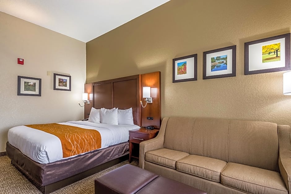 Comfort Inn & Suites Dayton North