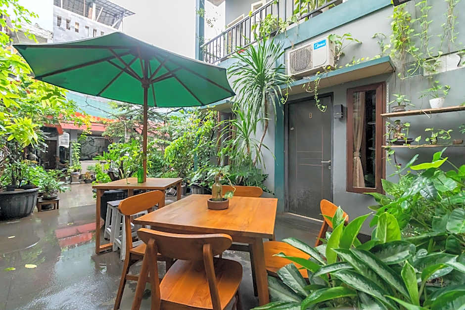 Safaraz Garden near Galaxy Bekasi Mitra RedDoorz