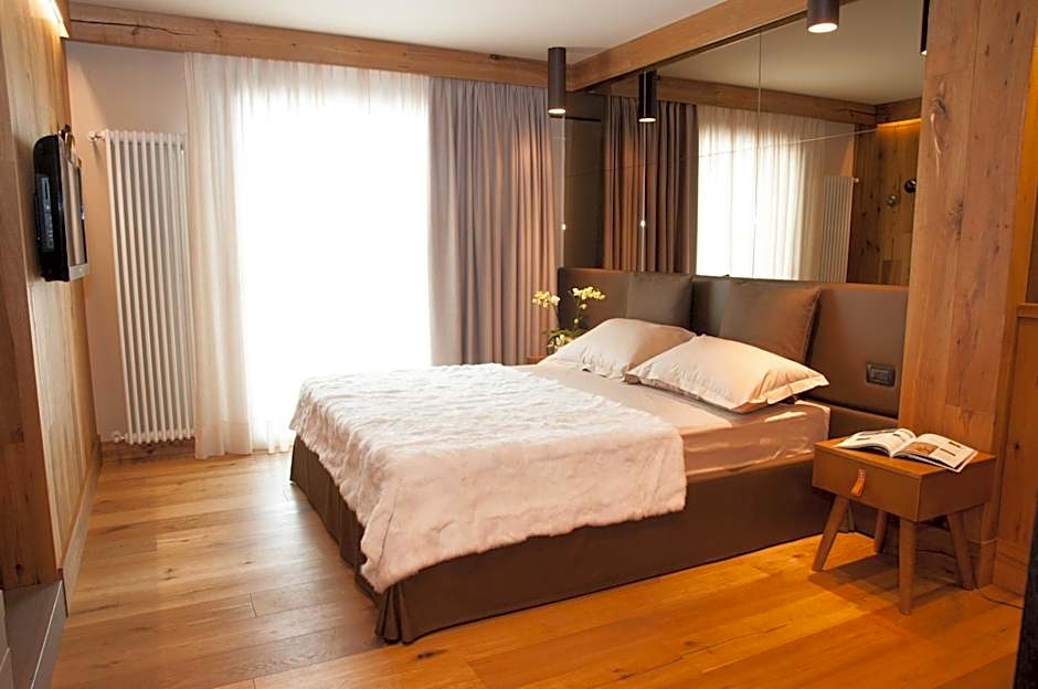 Alexander Charme Hotel