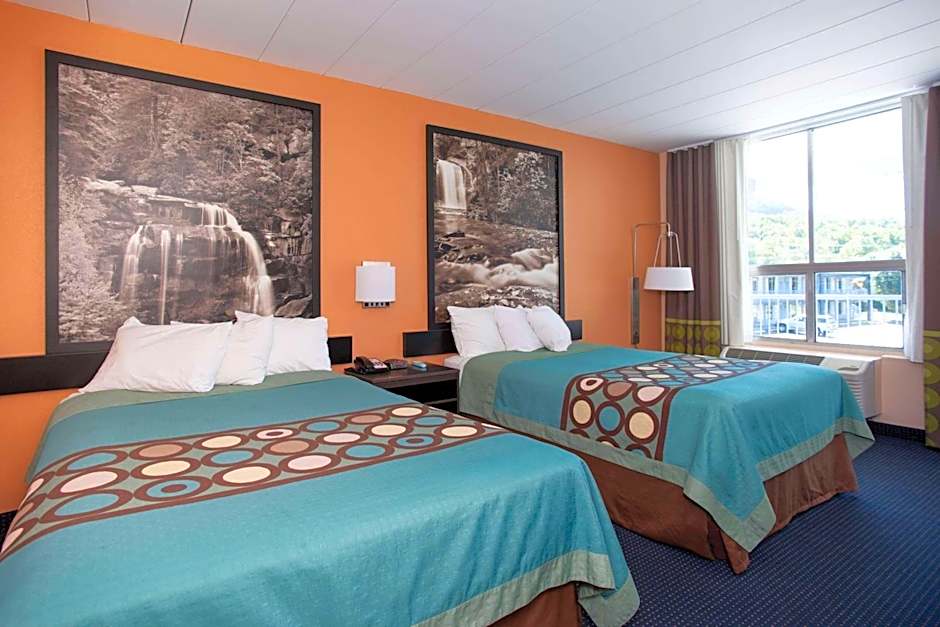 Super 8 by Wyndham Black Mountain
