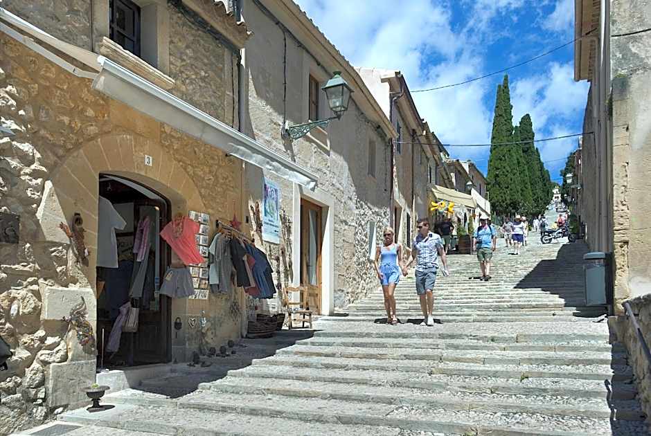 Owl Booking Villa Can Francisco - Family and Friends