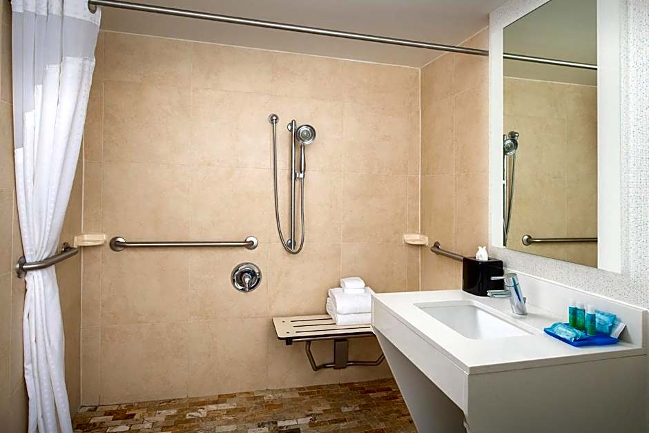 Holiday Inn Express Boston  Saugus By IHG