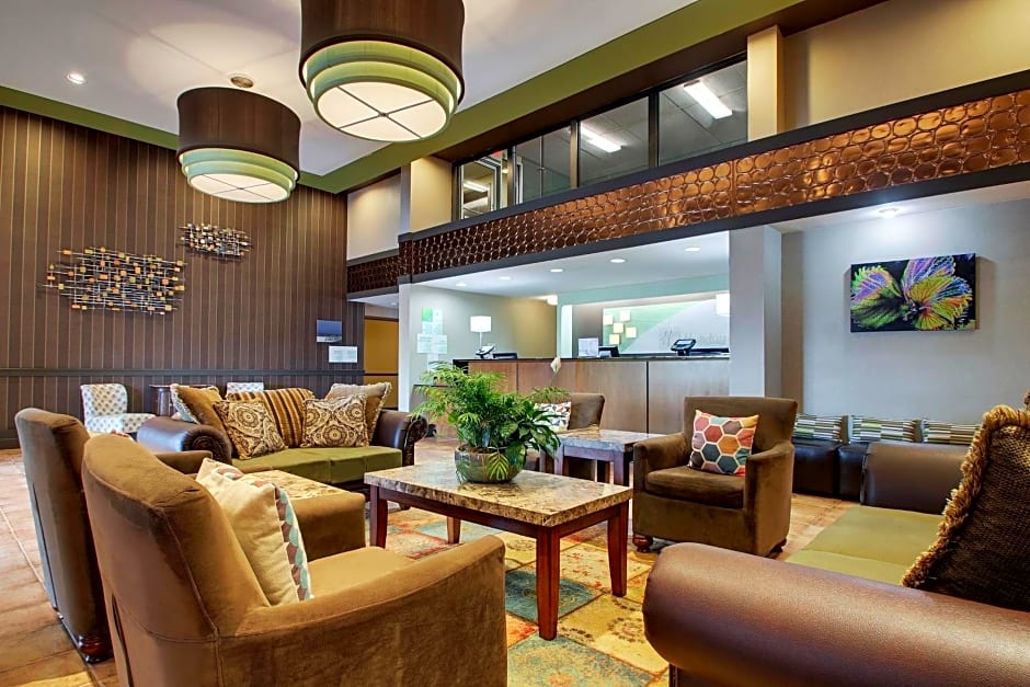 Holiday Inn Westbury-Long Island by IHG