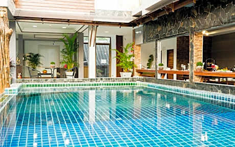 Billabong Hotel And Cafe