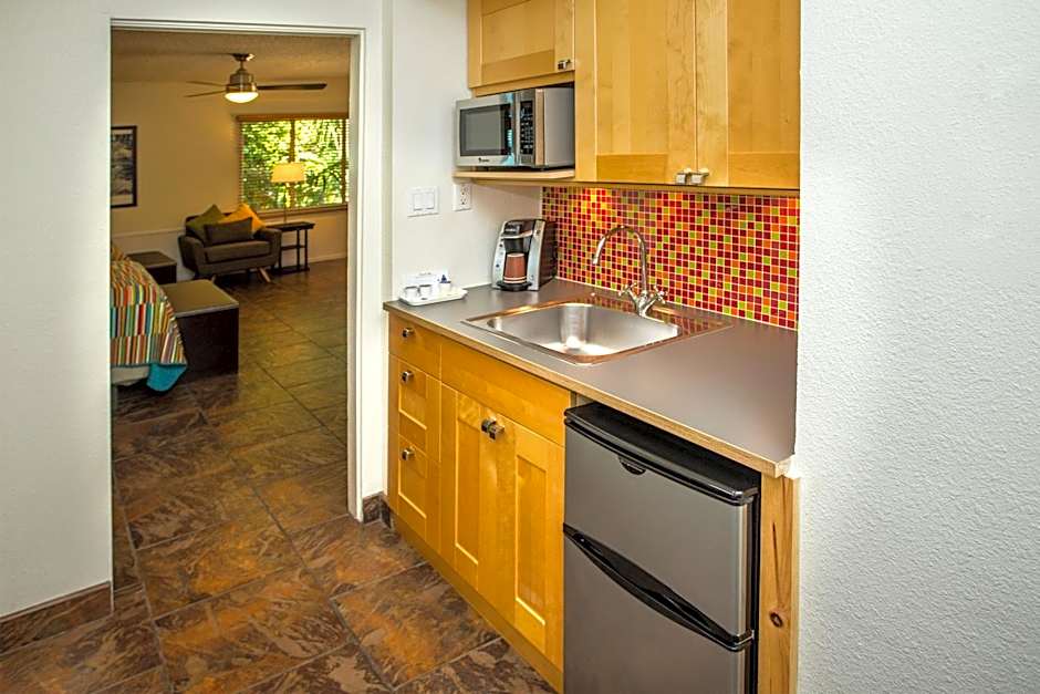 Desert Riviera Hotel