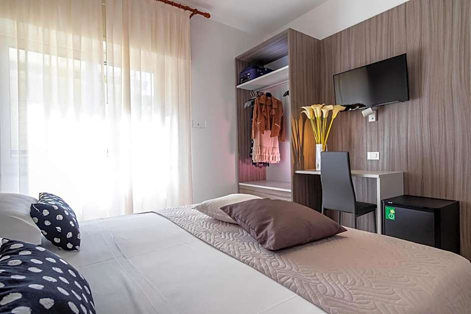 Hotel Mocambo Riccione CENTRALISSIMO AL MARE