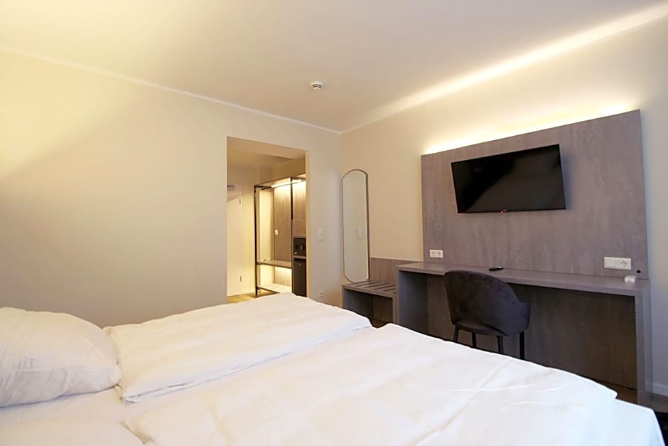 Diamonds Hotel