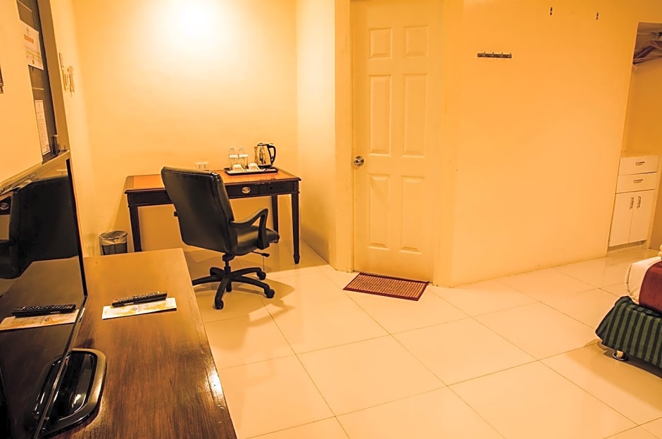 Dreamwave Hotel Lemery