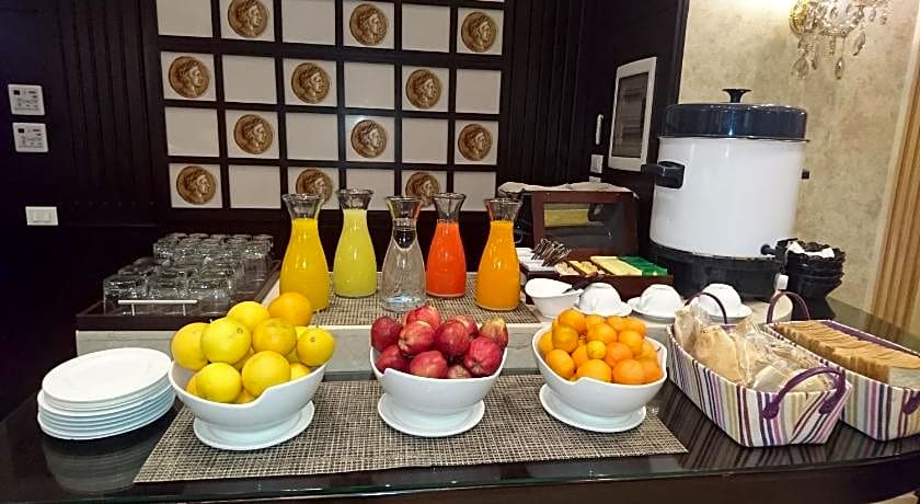 Queens Suite Hotel