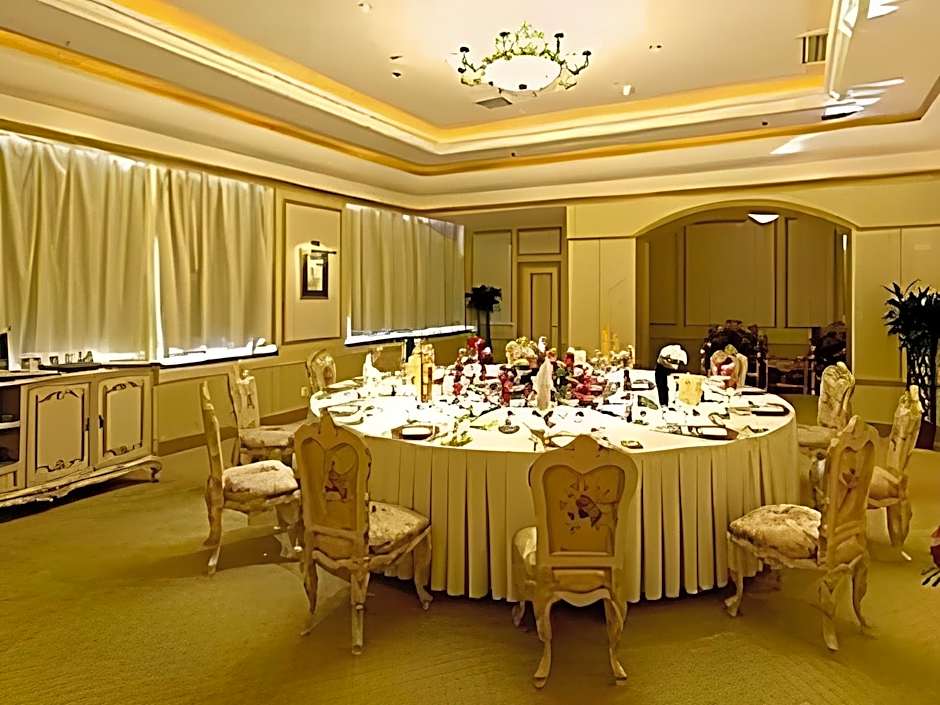 Kunming Green Land Hotel