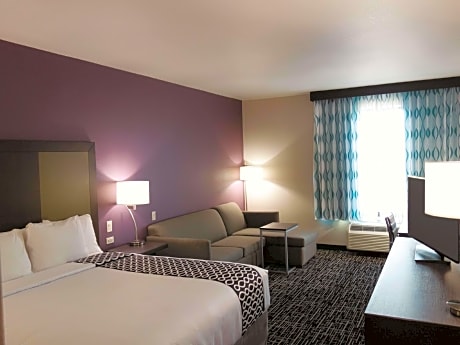 1 King Bed Executive Room Non-Smoking