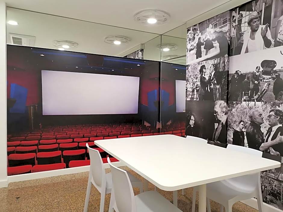 Red Carpet rooms