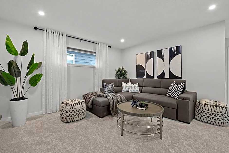 Luxury-4bed with AC-86"TV-BrandNew in Cranston, Calgary