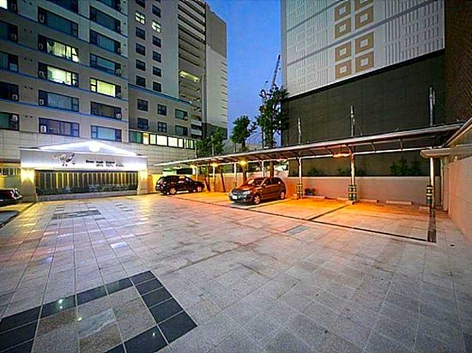Koam Tourist Hotel
