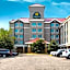 La Quinta Inn & Suites by Wyndham Vancouver Airport