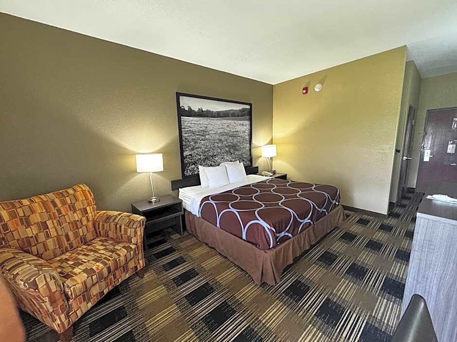 Photo 1 of 4 of 1 King Bed, Mobility Accessible