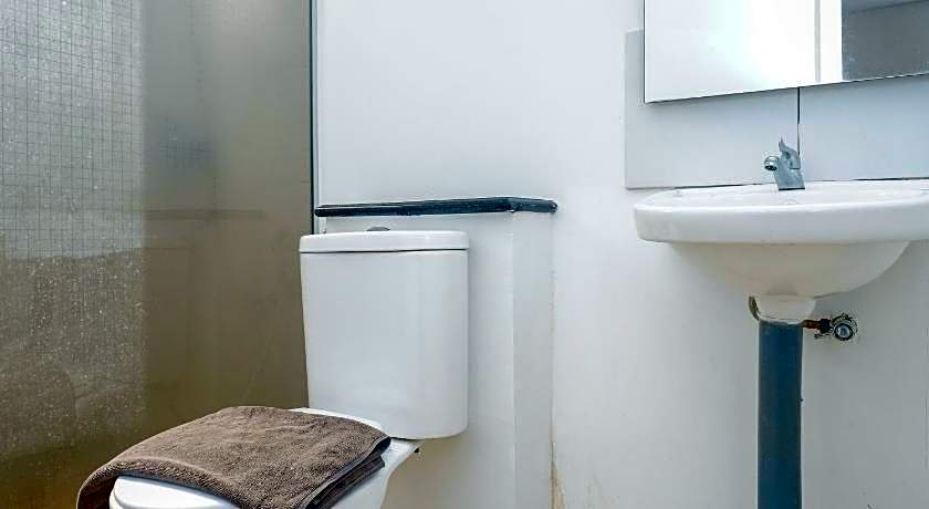 RedDoorz @ Hotel Artama Pandanaran Semarang