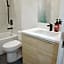 New Luxury Walkout Suite Near University-BY ROOM