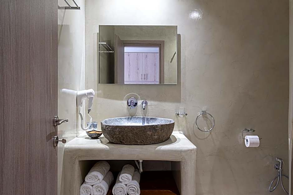 Cyclops Beach Apartments