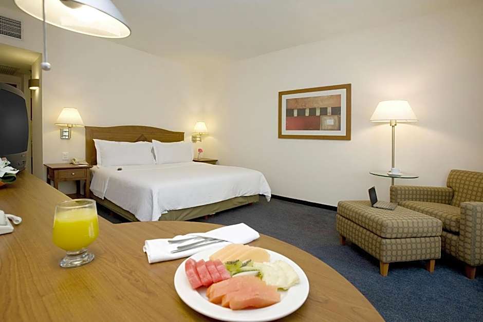 Fiesta Inn Express San Luis Potosi Oriente