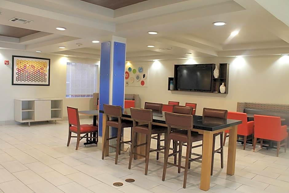 Holiday Inn Express Hotel & Suites Levelland By IHG
