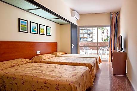 Twin room pool view 2 adults