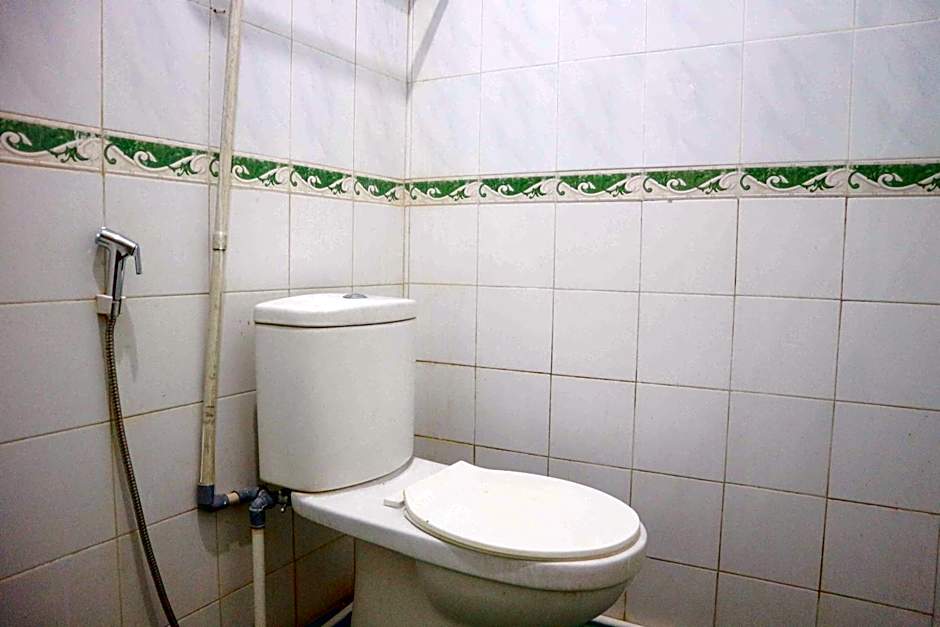 RedDoorz near Tugu Yogyakarta 2