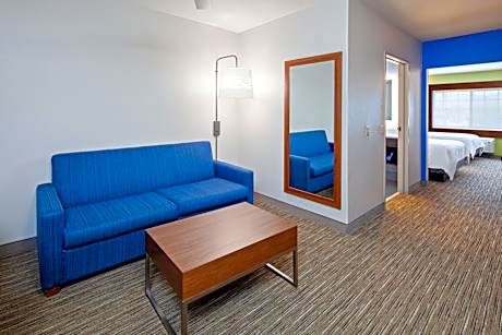 Queen Suite with Two Queen Beds