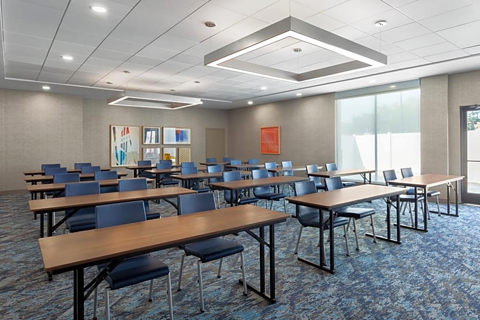 Holiday Inn Express Atlanta Airport - North by IHG