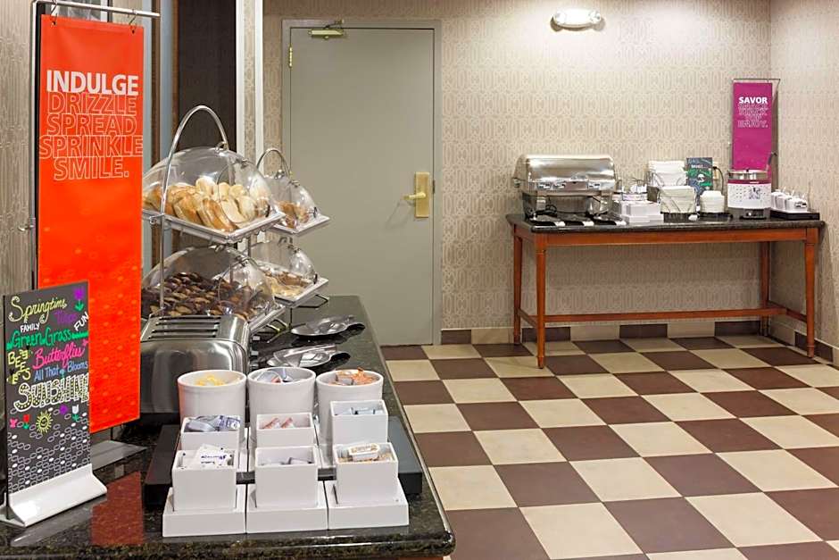 Hampton Inn By Hilton And Suites Cedar Rapids North