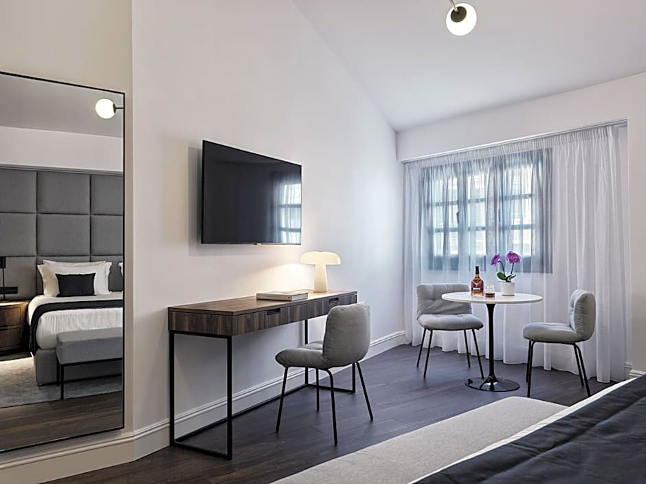 Photo 1 of 9 of Junior Suite
