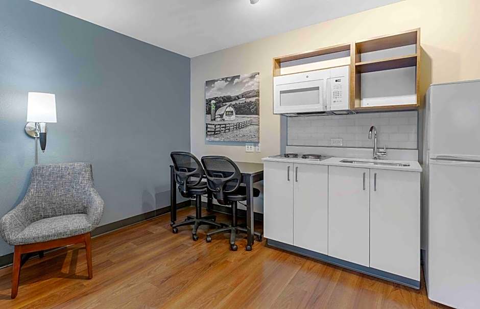 Extended Stay America Suites - San Francisco - San Mateo - SFO