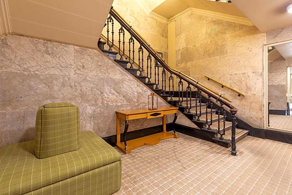 The Sir Thomas Hotel