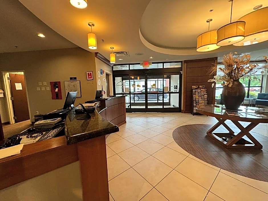 Comfort Inn & Suites Lexington Park near Pax River