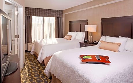 2 Queen Beds W/Sofa Bed Nonsmoking