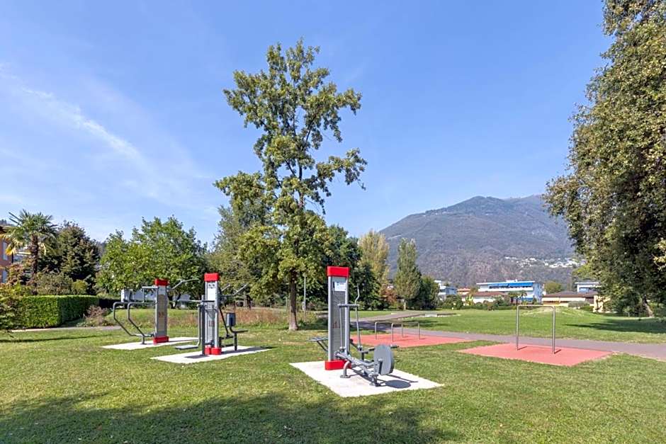 Ascona Lodge, Pool & Garden Retreat