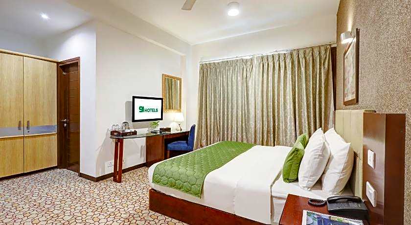 Stately Suites - Golf Course Road