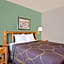 Super 8 by Wyndham Cloquet