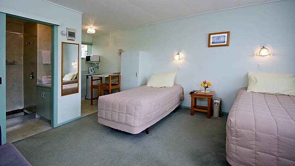 Owaka Lodge Motel